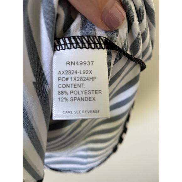 Tail Golf Striped Athletic Short Sleeve Top Short Black White Size Small NEW - Picture 6 of 7